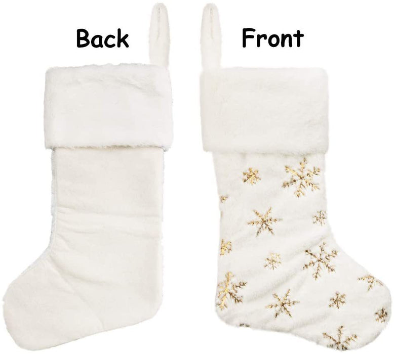 Calcetines de felpa con copos de nieve y bordado navideño