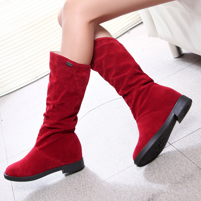 Botas de forro polar y realce interior de color puro.