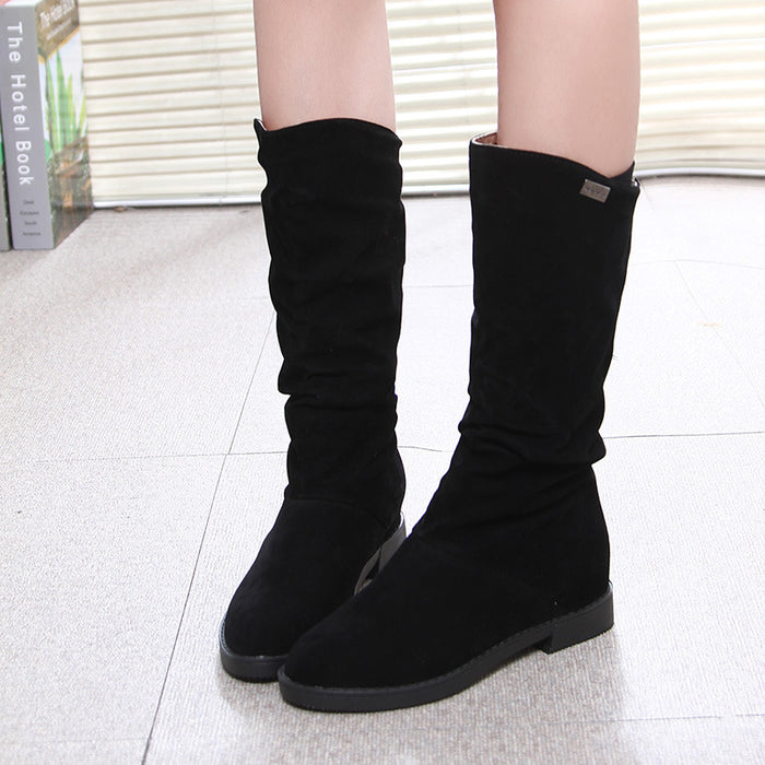 Botas de forro polar y realce interior de color puro.