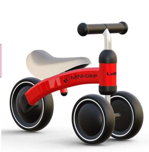 Los niños giran el coche al andador del coche de la balanza del bebé de la vespa del coche