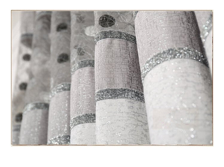 Cortinas opacas sencillas.