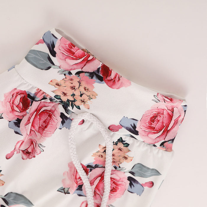 Traje infantil con estampado de capucha.