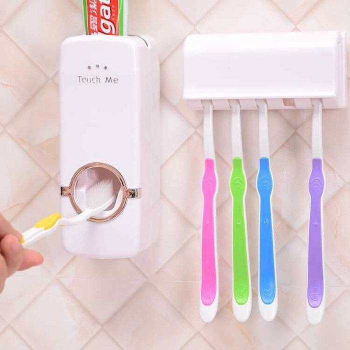 Bathroom accessories set