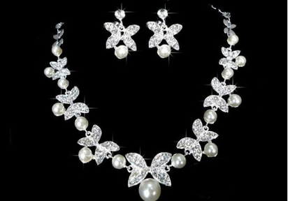 Schmetterling Brautschmuck Set Perlenschmuck Dreiteiliges Brautschmuck Set Elegante Kette, Ohrringen & Kopfschmuck Brautschmuck Set