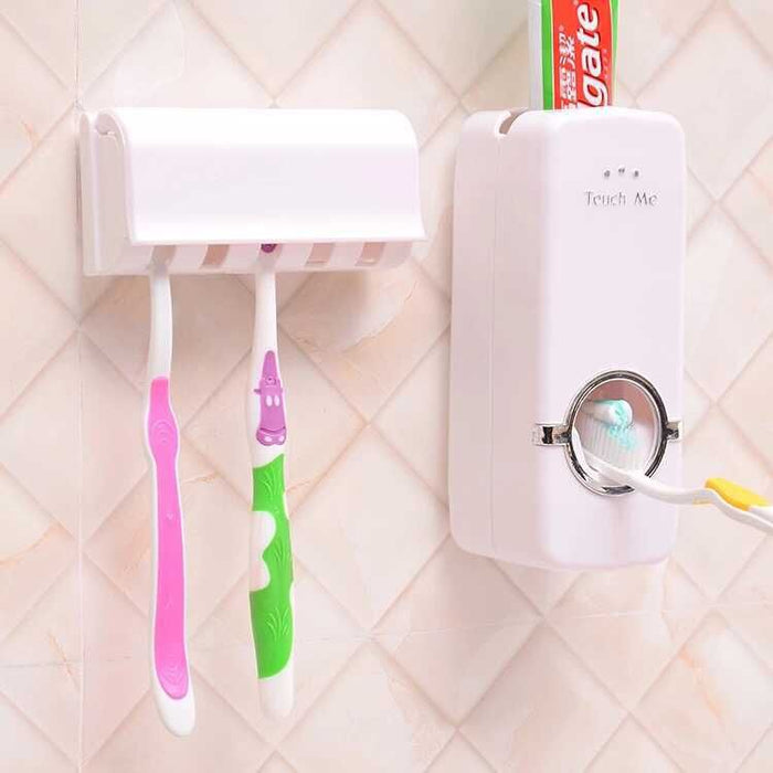 Bathroom accessories set