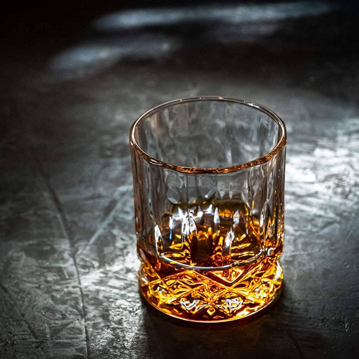 Whisky Chilling Stones Geschenkset mit 2 charakteristischen Kristallgläsern
